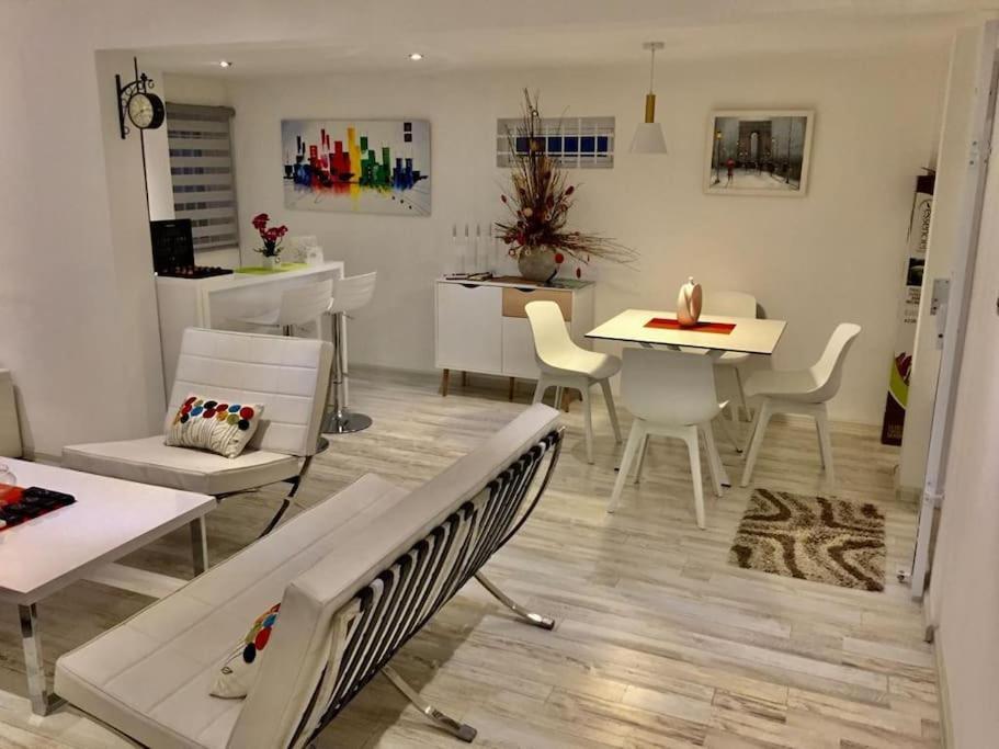 Lovely Two Bedrooms Apartment. Flic en Flac Exterior photo
